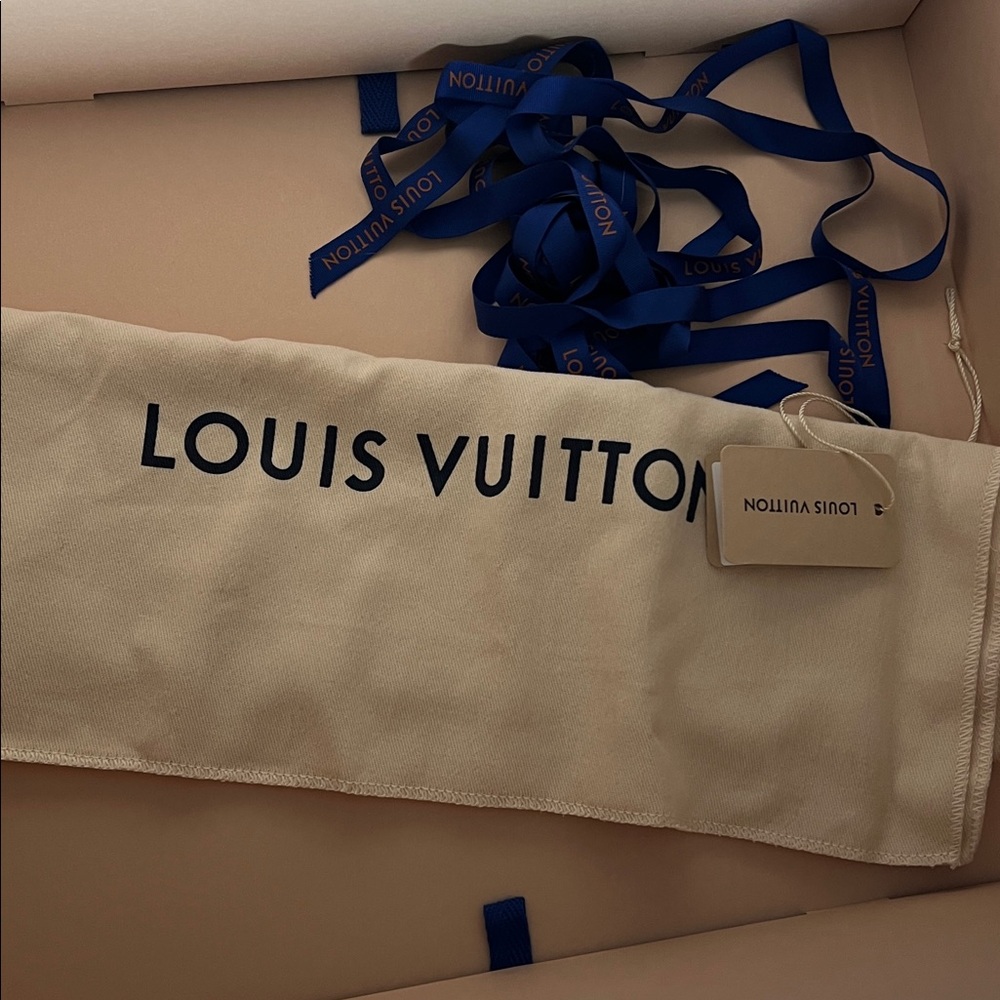 Authentic Louis Vuitton Monogram Neonoe BB - Picture 3 of 3